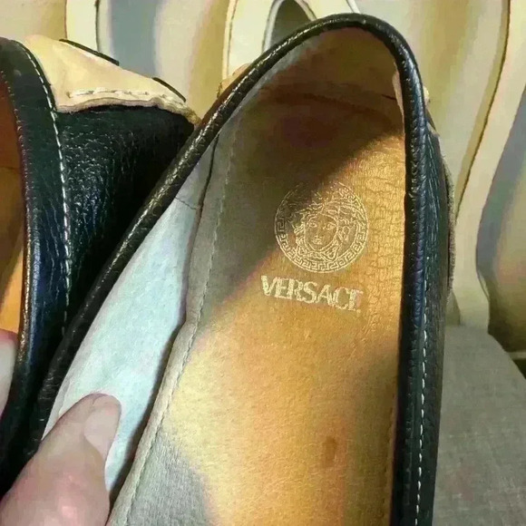 VERSACE Women’s Leather Mocassin Size 38/7.5 - Picture 8 of 9